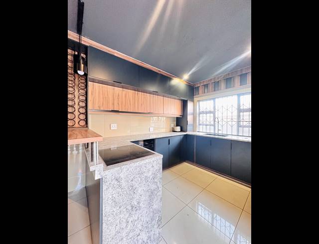 5 BEDROOM FREESTANDING FOR SALE IN MINERALIA